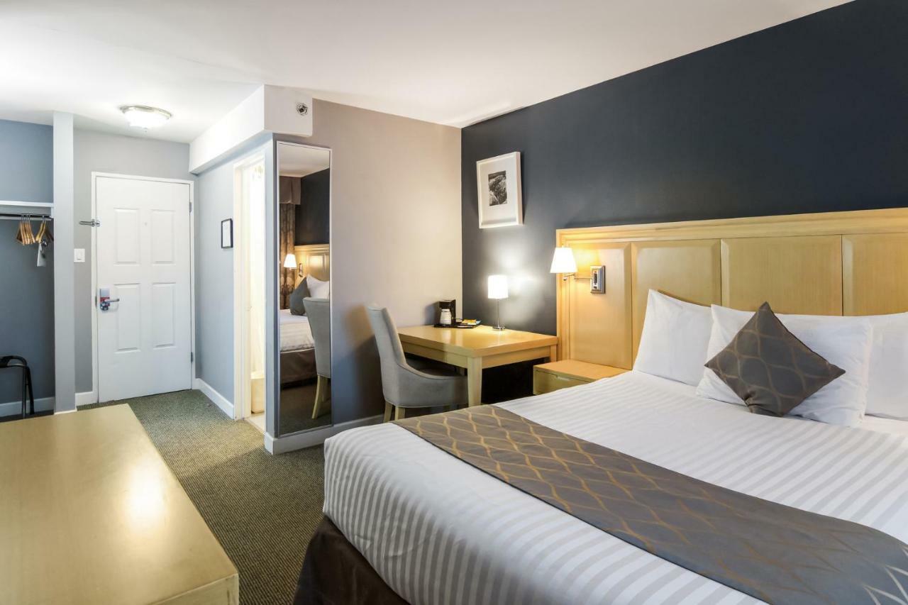 Red Lion Inn & Suites Abbotsford Exteriér fotografie