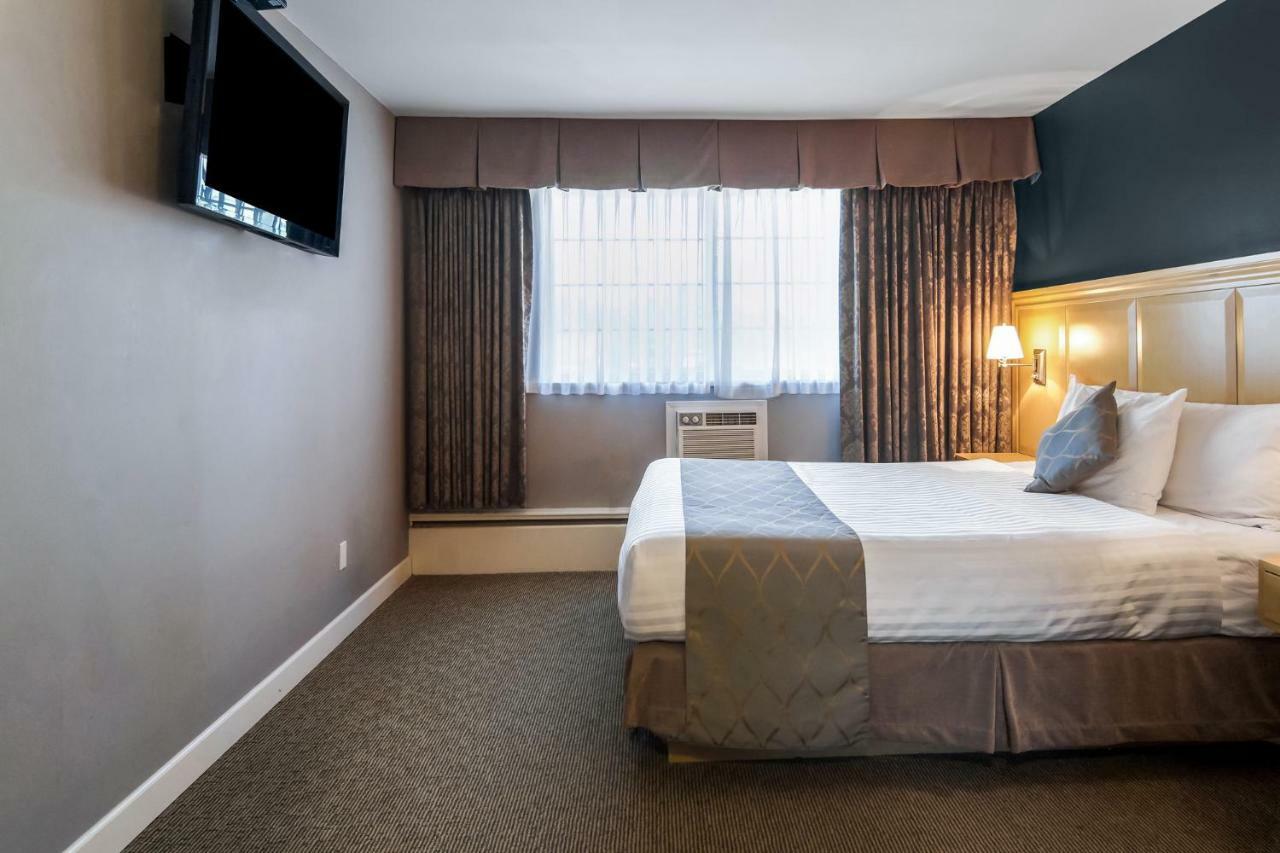 Red Lion Inn & Suites Abbotsford Exteriér fotografie